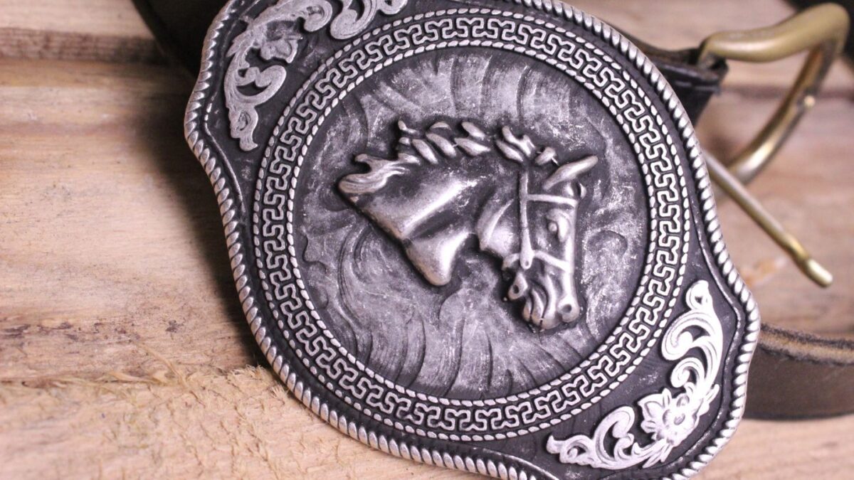 customization of crests and buckles
